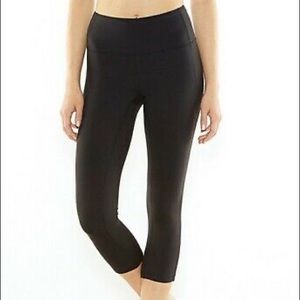 Lucy Perfect Core Capri Legging